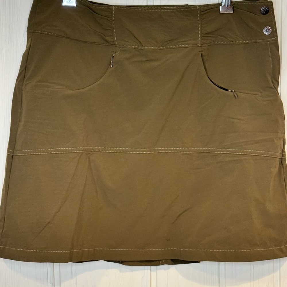 Athleta Olive Skort, Size 8